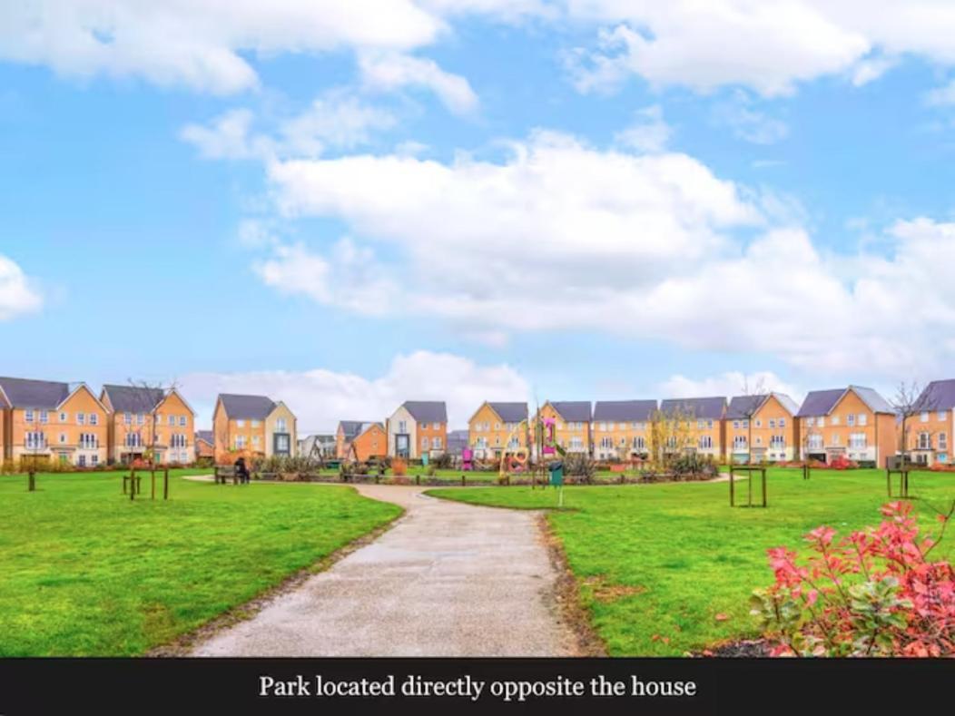 Holiday home Centre Retreat: 4br Smart With Free Parking Milton Keynes