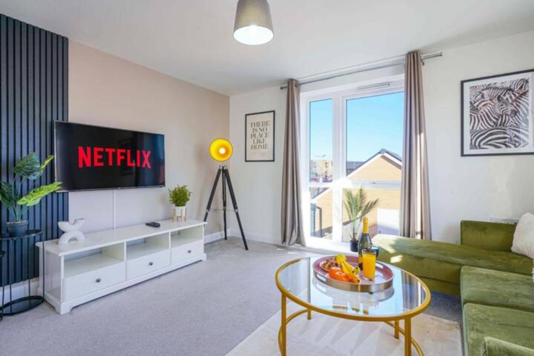 Centre Retreat: 4br Smart With Free Parking Holiday home *