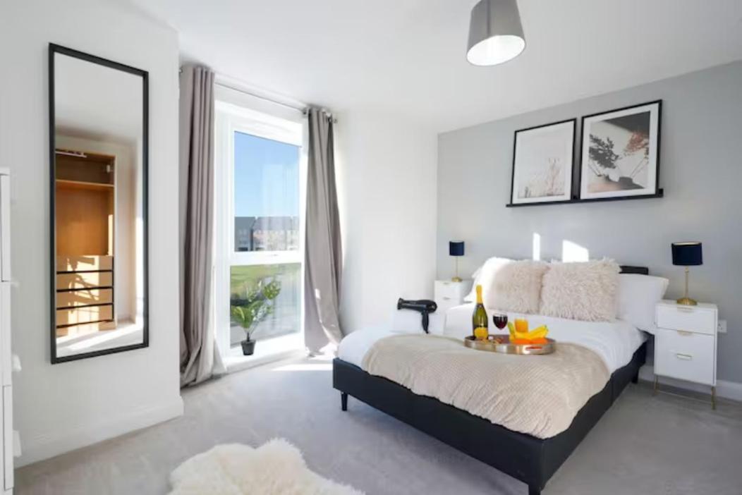 Centre Retreat: 4br Smart With Free Parking Holiday home *