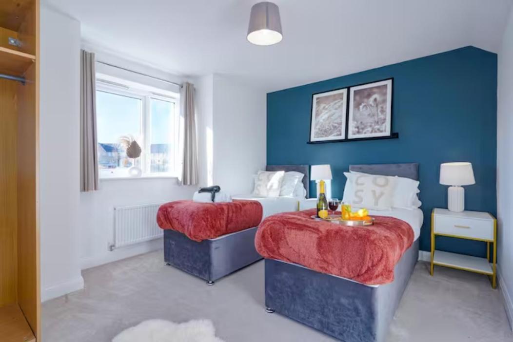 Centre Retreat: 4br Smart With Free Parking * Milton Keynes