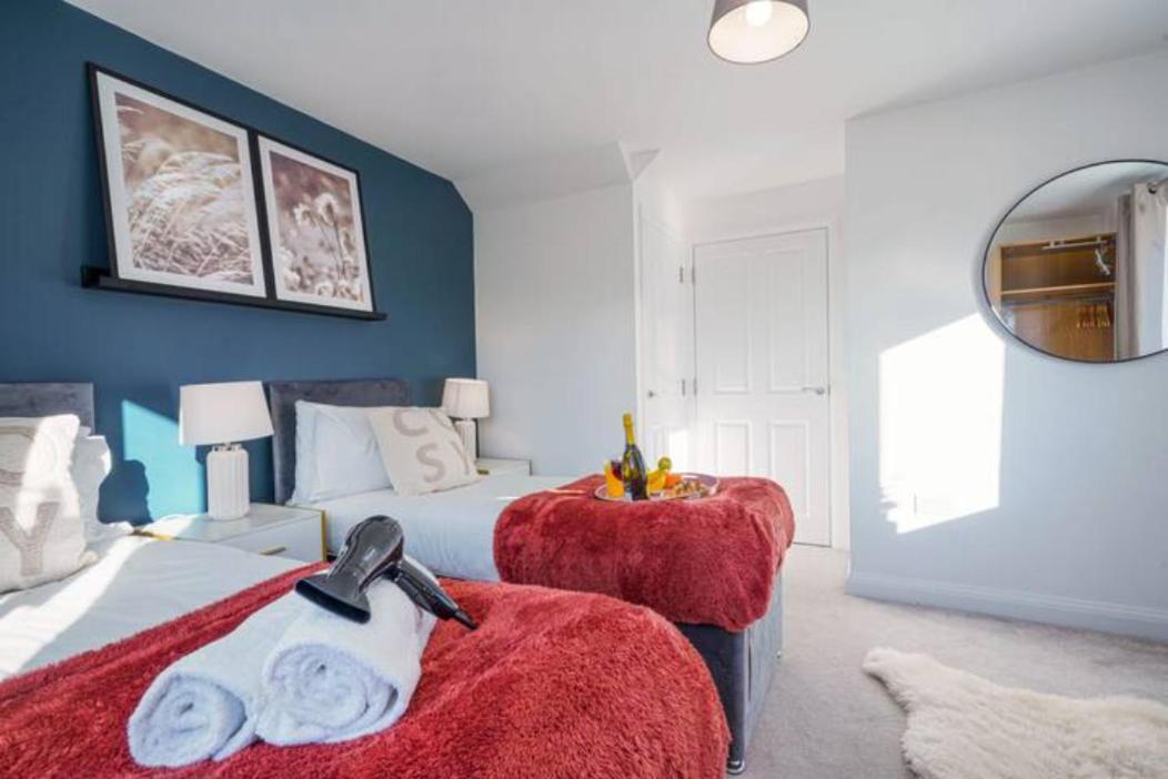 Centre Retreat: 4br Smart With Free Parking Holiday home *
