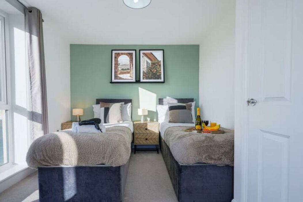Holiday home Centre Retreat: 4br Smart With Free Parking Milton Keynes